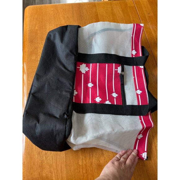 Canada Beach Bag with cooler in bottom - Picture 1 of 3